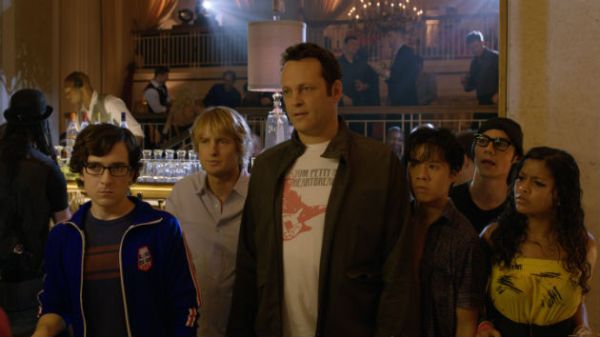 Vince Vaughn, Owen Wilson, and friends in 'The Internship'